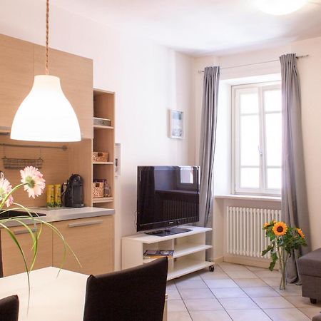 Chiare Ginestre Apartment San Felice del Benaco Luaran gambar