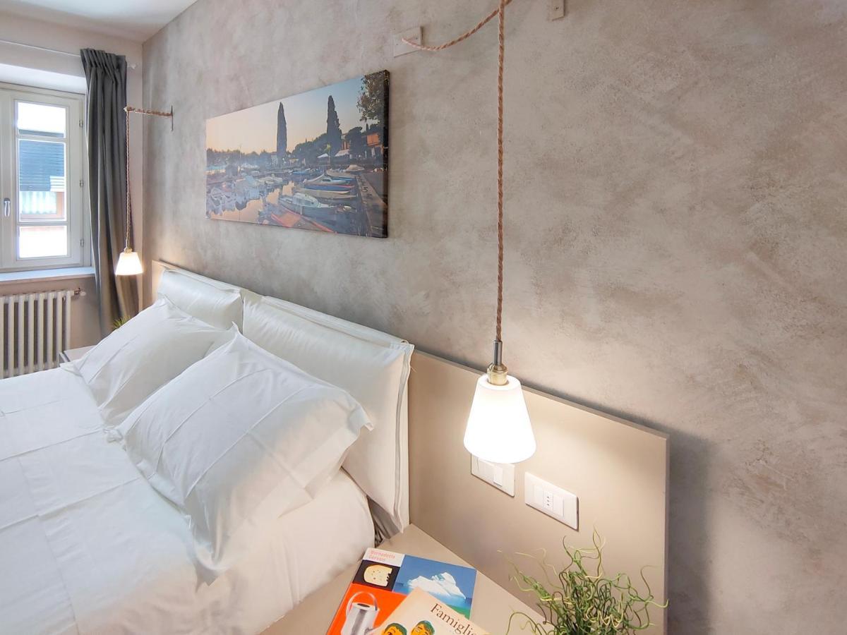 Chiare Ginestre Apartment San Felice del Benaco Luaran gambar